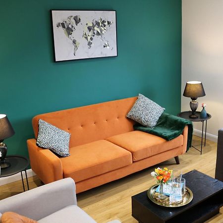 Rooms In Stylish House Milton Keynes Eksteriør bilde