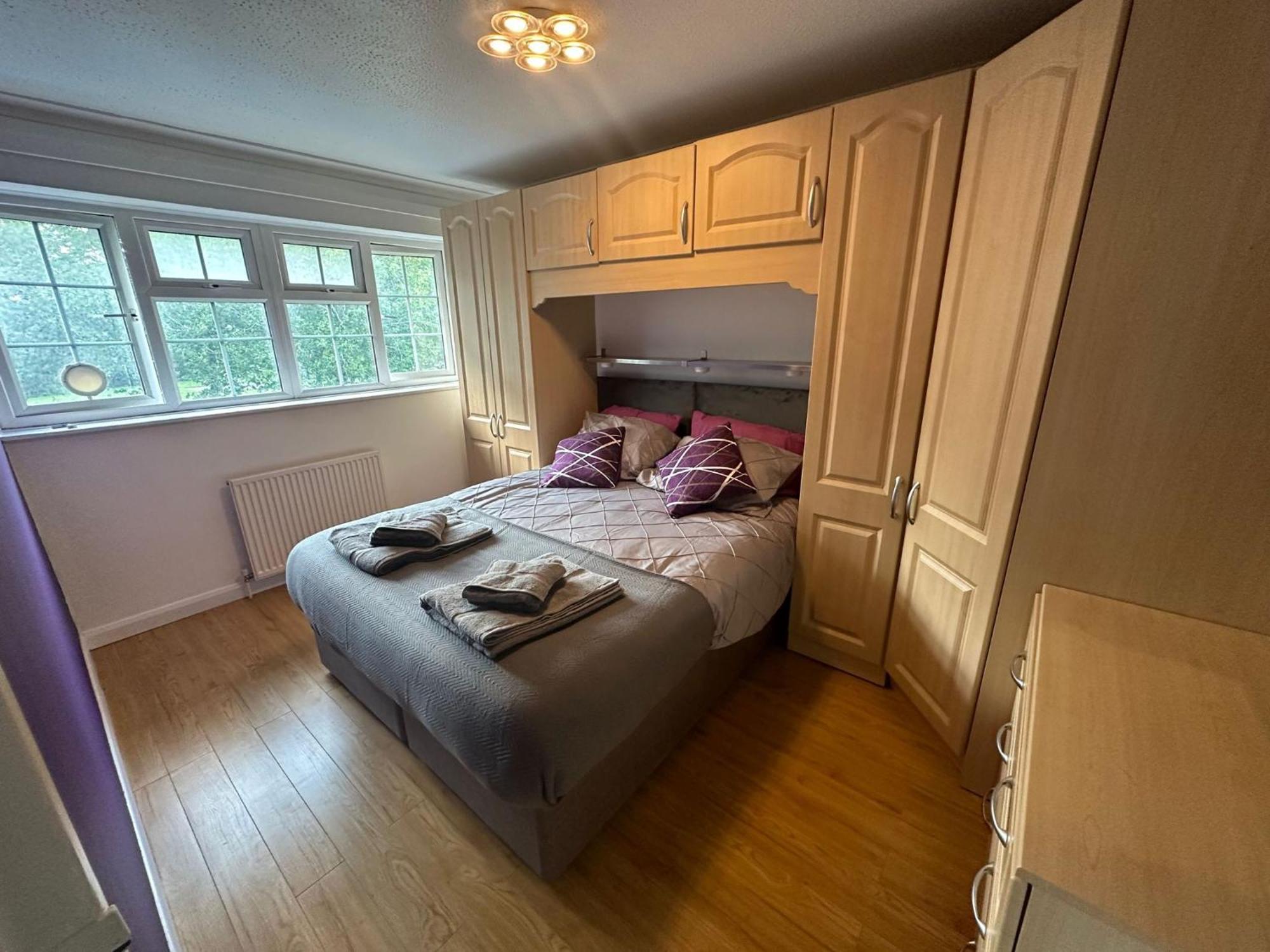 Rooms In Stylish House Milton Keynes Eksteriør bilde
