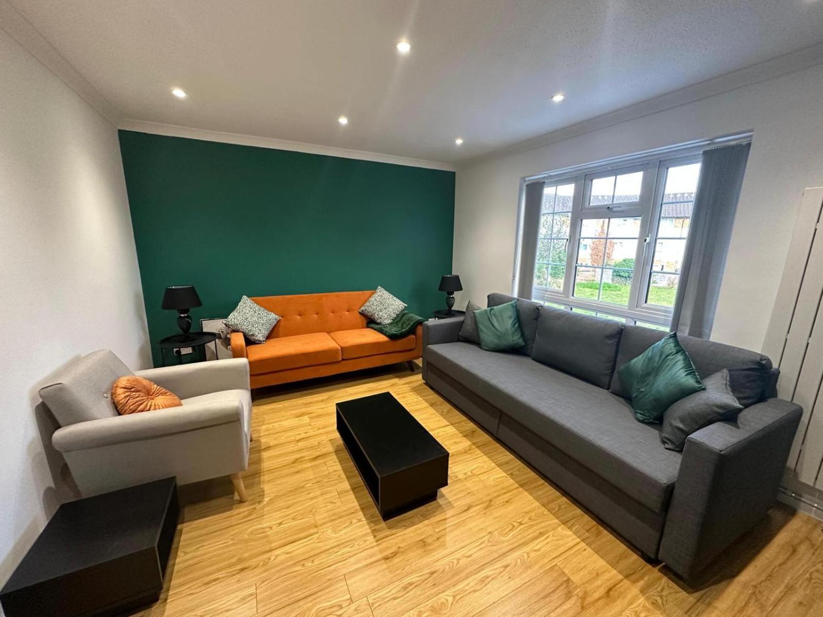 Rooms In Stylish House Milton Keynes Eksteriør bilde