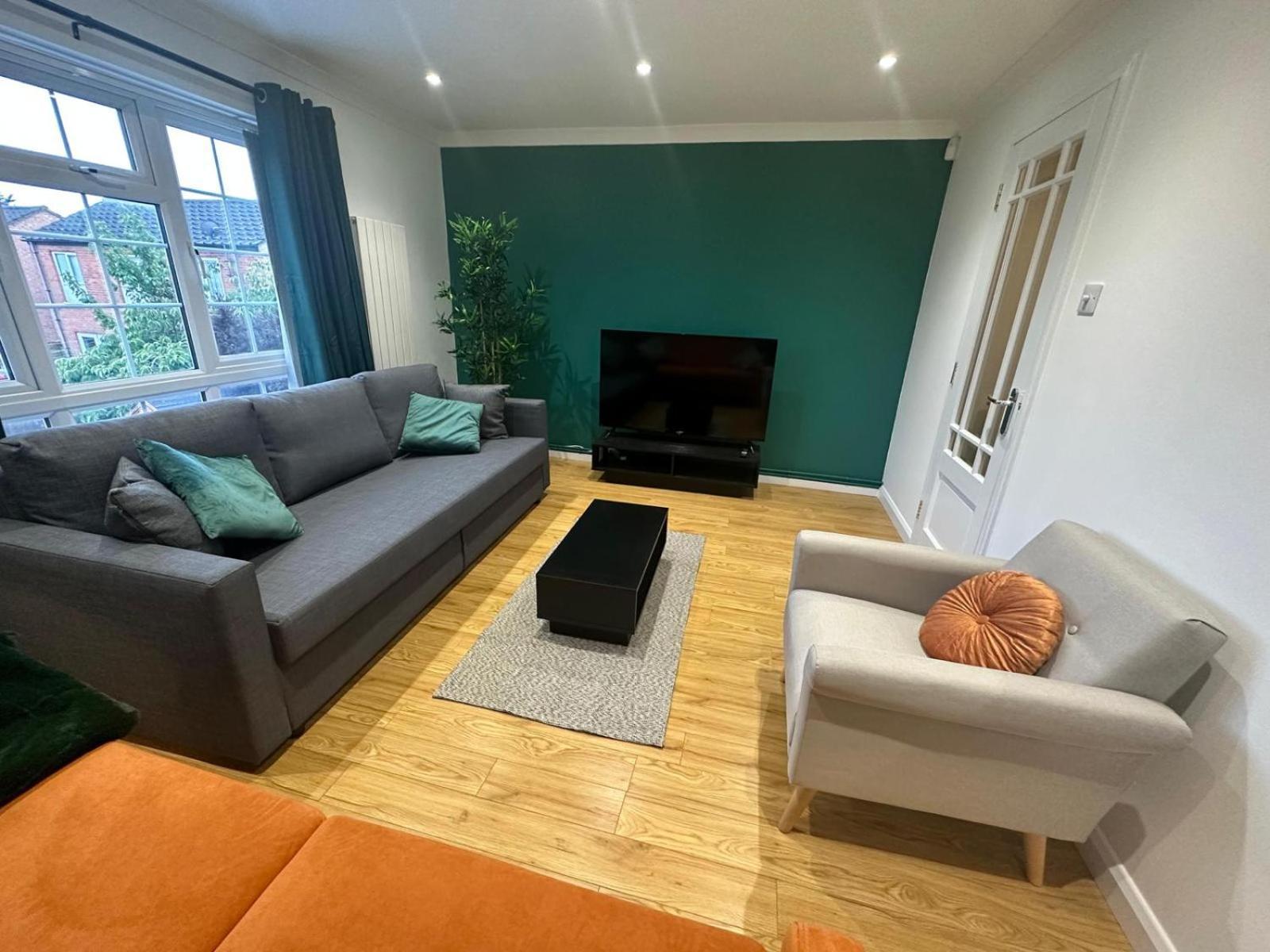 Rooms In Stylish House Milton Keynes Eksteriør bilde